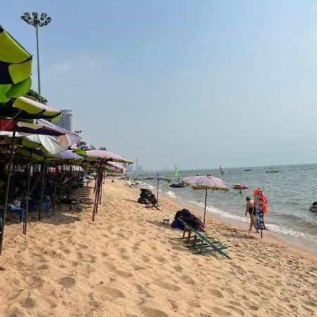 Yuri Guesthouse Jomtien Beach Exterior foto
