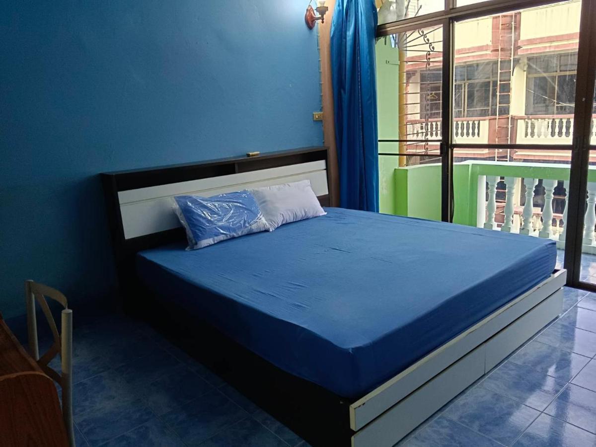 Yuri Guesthouse Jomtien Beach Exterior foto