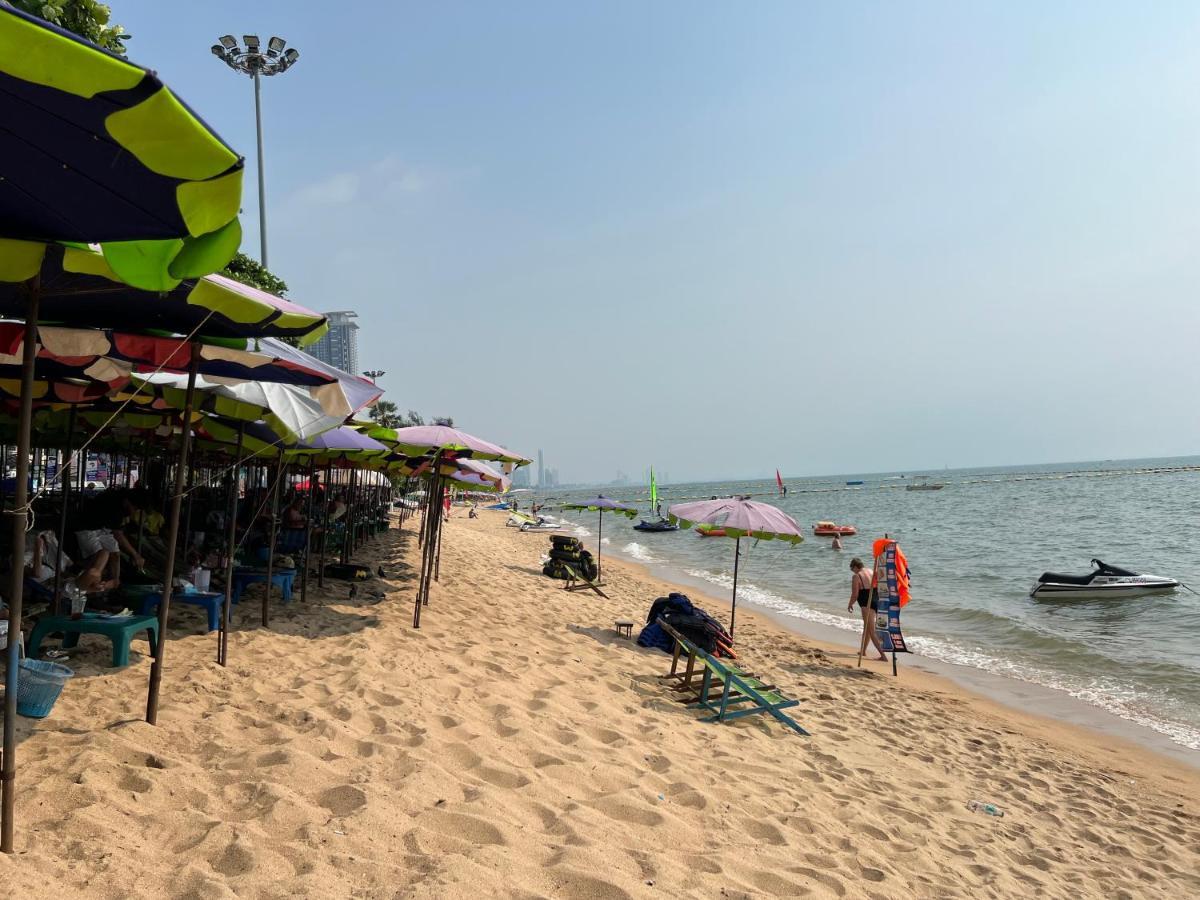 Yuri Guesthouse Jomtien Beach Exterior foto